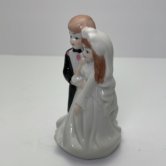 Bride and Groom Porcelain Figurine Cake Topper - Picture 5 of 9
